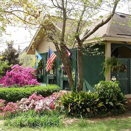 The Lattice Inn Монтгомъри Екстериор снимка